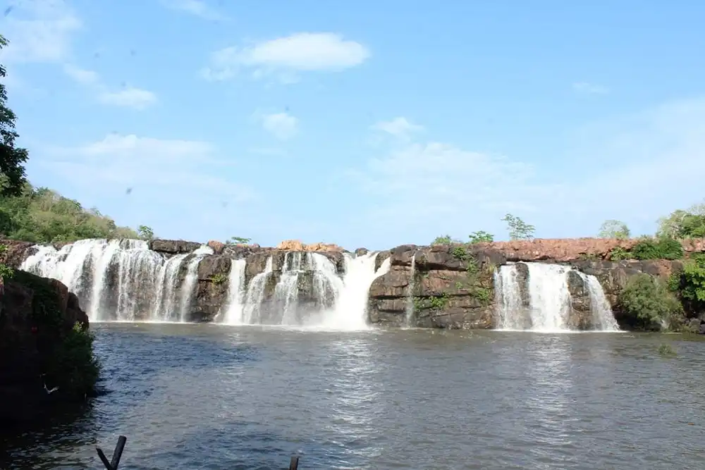 pochera waterfalls